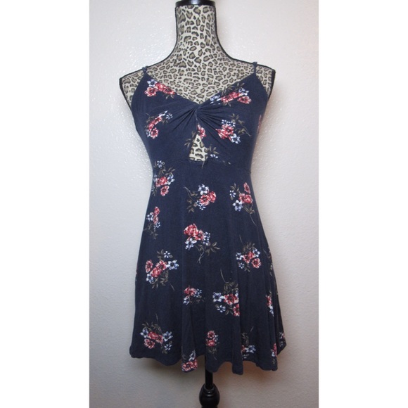 Garage Dresses & Skirts - Garage - Medium - Women’s Floral Print Dress